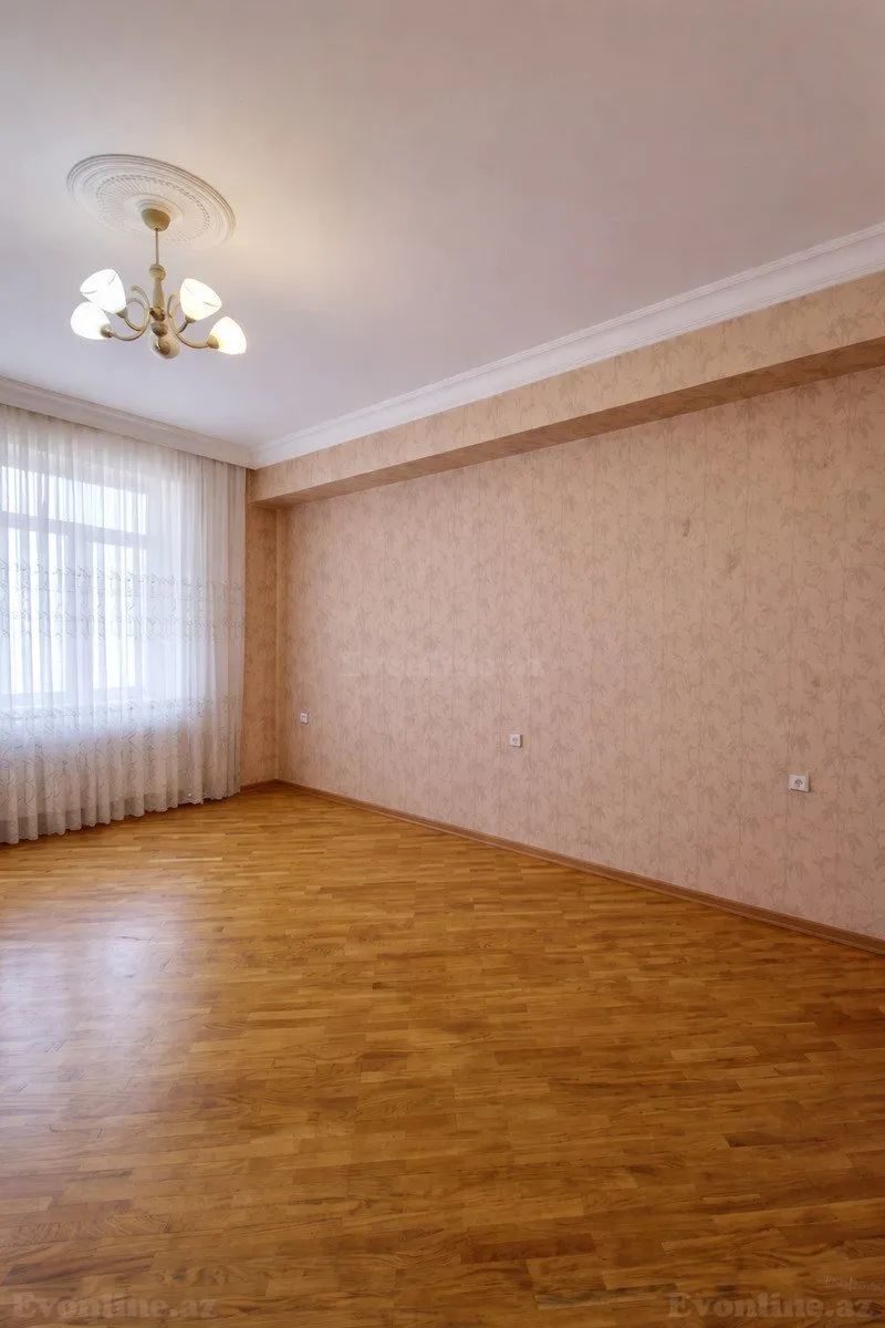 Satılır 3 otaqlı Mənzil Yeni tikili 130 m² 8 Noyabr m. - şəkil 3