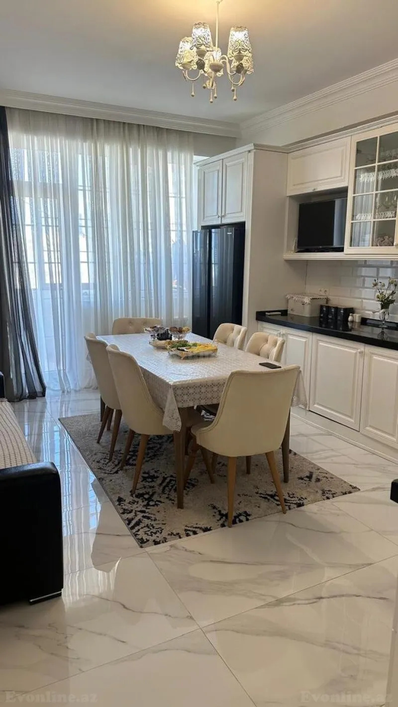 3 otaqlı Mənzil 280 m² Xətai m. Satılır