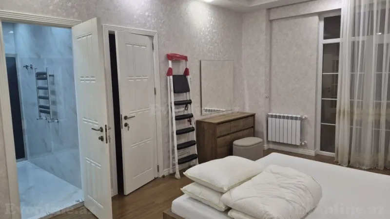 Kirayə verilir 4 otaqlı Mənzil Yeni tikili 220 m² Nərimanov r. - şəkil 16