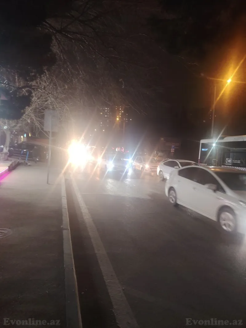 2 otaqlı Mənzil 65 m² 9-cu mikrorayon Satılır