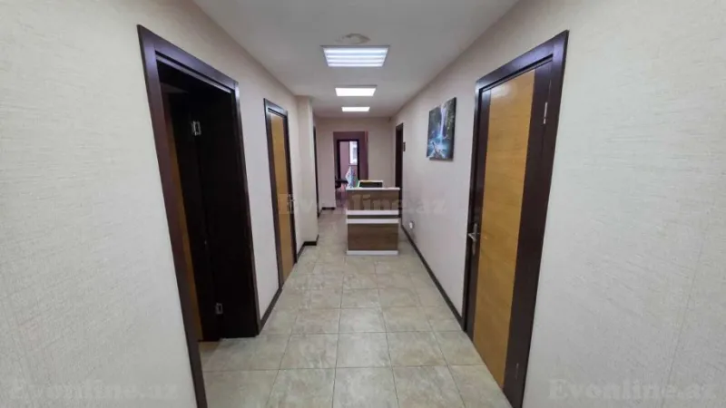 Kirayə verilir Ofis 250 m² 28 May m.