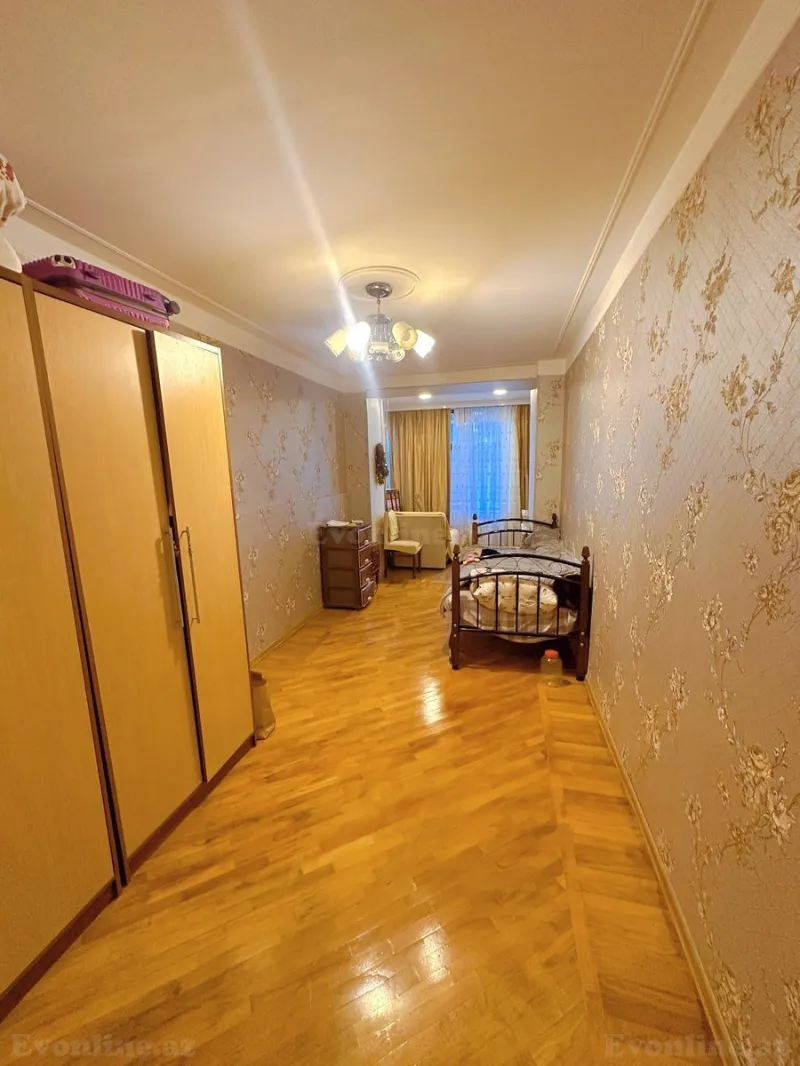 Satılır 3 otaqlı Mənzil Köhnə tikili 80 m² Səbail r. - şəkil 3