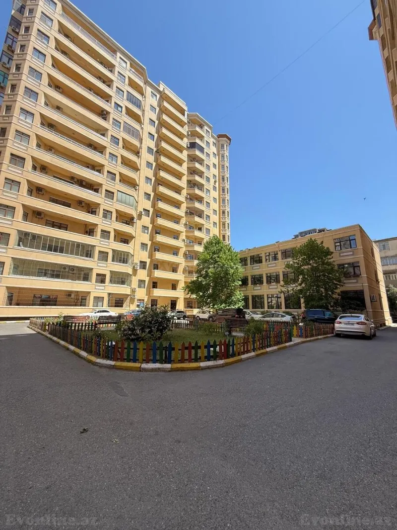 4 otaqlı Mənzil 191.4 m² Nəsimi r. Satılır