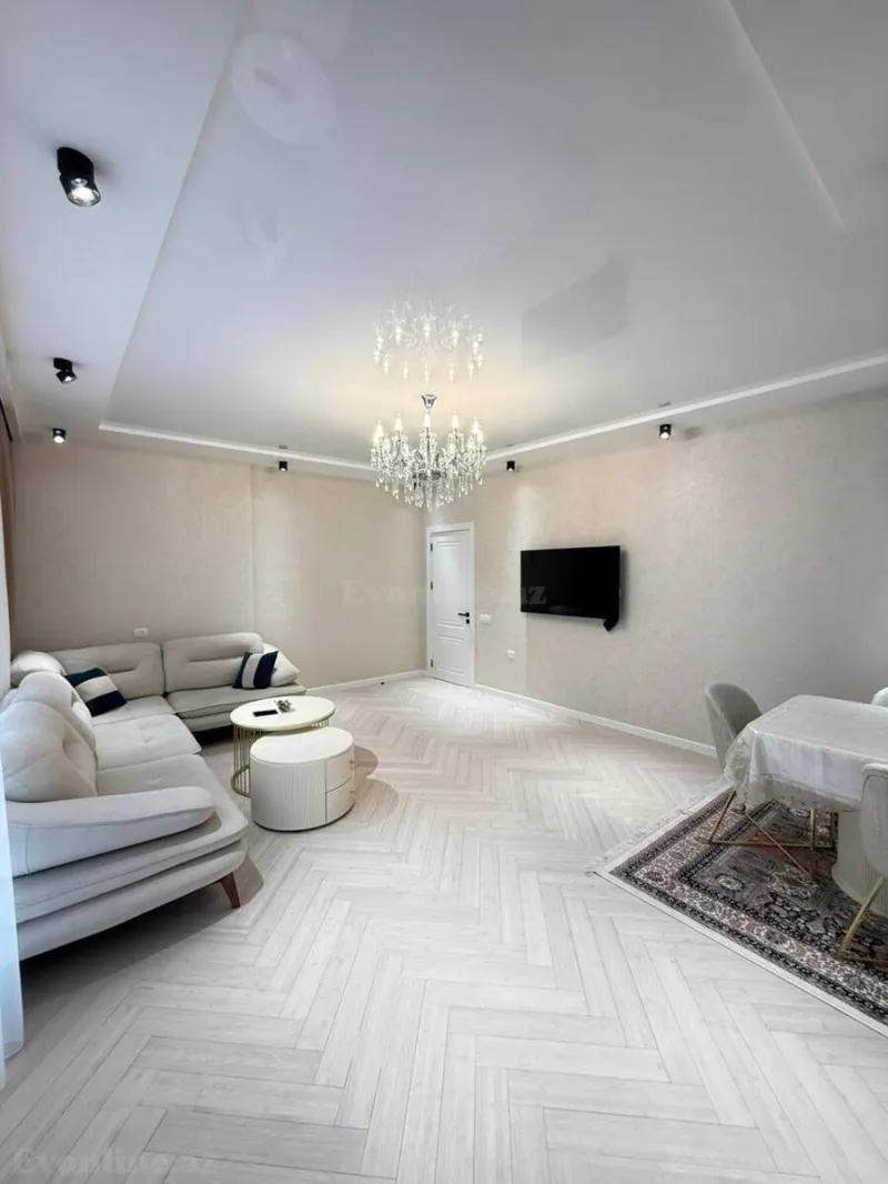 Satılır 3 otaqlı Mənzil Yeni tikili 130 m² Memar Əcəmi m. - şəkil 3