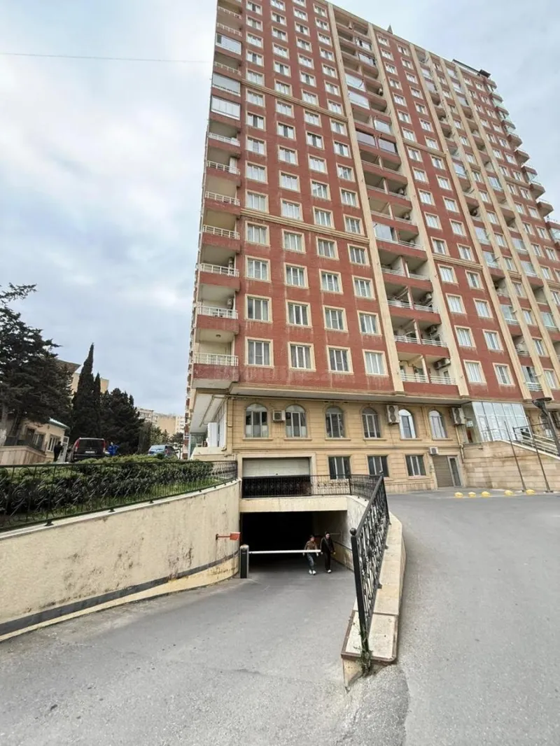 Satılır 3 otaqlı Mənzil Yeni tikili 130 m² Memar Əcəmi m. - şəkil 22