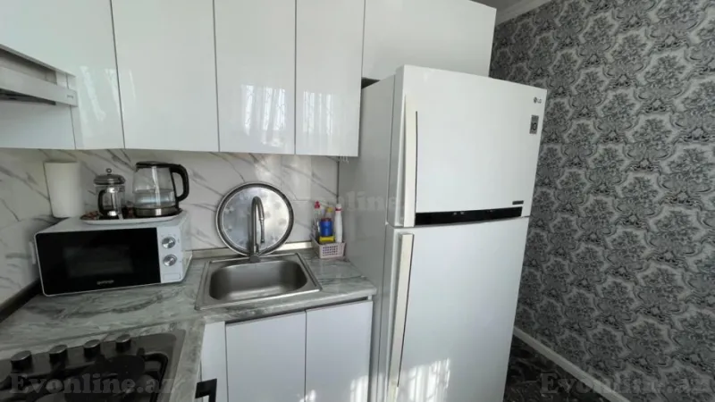 Satılır 2 otaqlı Mənzil Köhnə tikili 65 m² Yeni Yasamal - şəkil 6