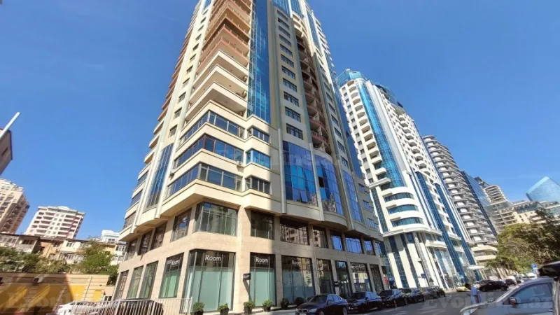 4 otaqlı Mənzil 240 m² 28 May m. Satılır