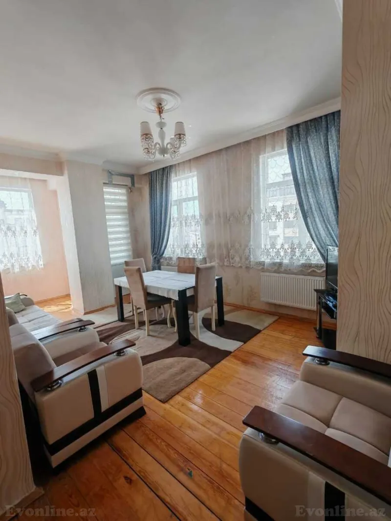 3 otaqlı Mənzil 107 m² 2-ci mikrorayon Satılır