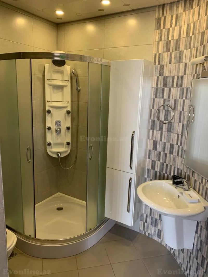 Satılır 3 otaqlı Mənzil Yeni tikili 130 m² 8 Noyabr m. - şəkil 17