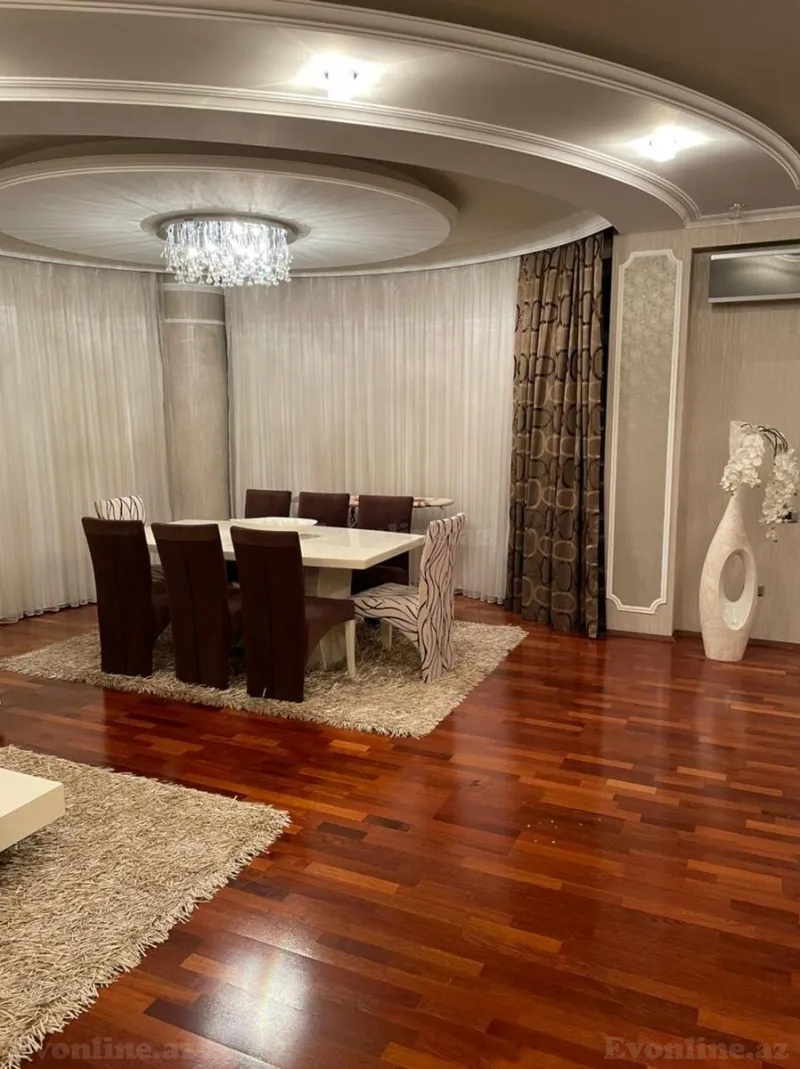 Kirayə verilir 4 otaqlı Mənzil Yeni tikili 180 m² Böyükşor
