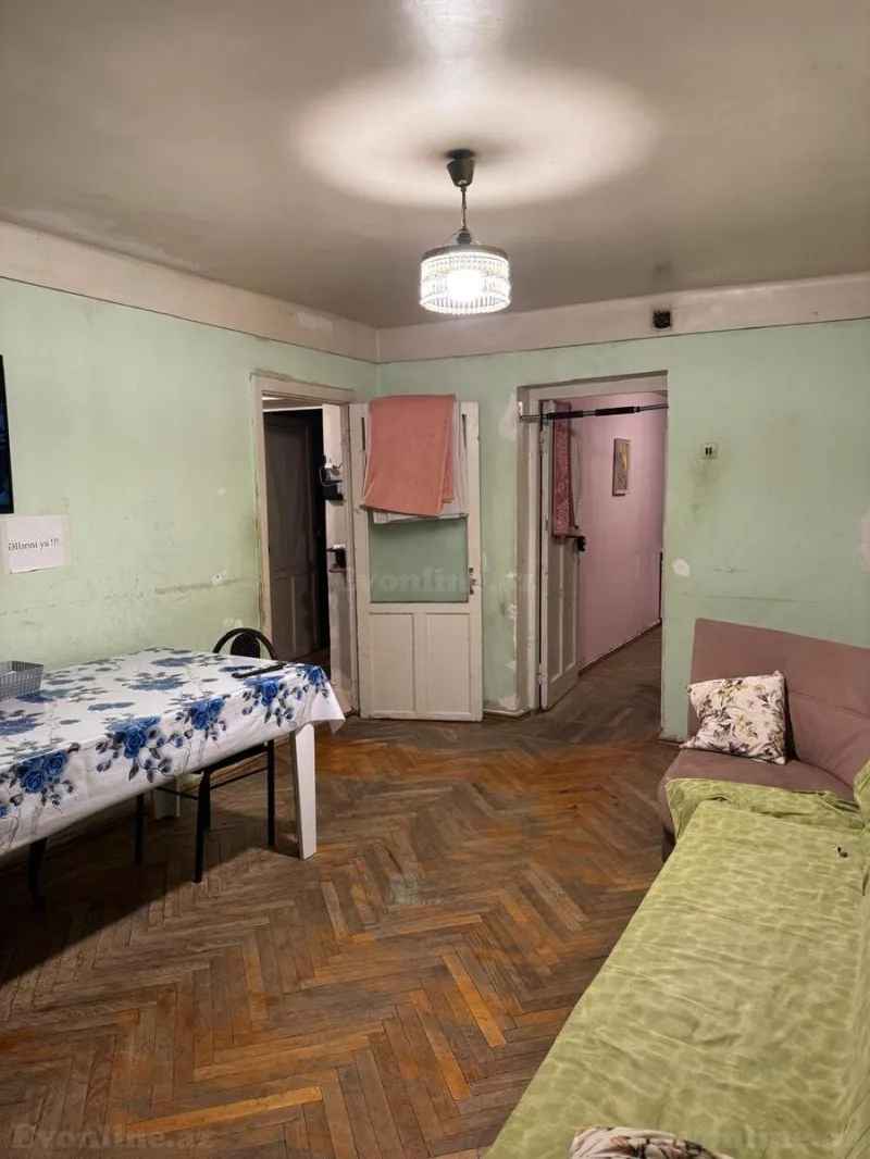 Satılır 3 otaqlı Mənzil Köhnə tikili 65 m² İnşaatçılar m. - şəkil 2