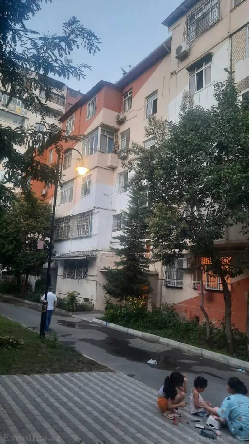 Kirayə verilir 2 otaqlı Mənzil Köhnə tikili 50 m² 4-cü mikrorayon