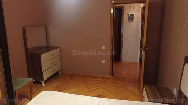 Kirayə verilir 3 otaqlı Mənzil Köhnə tikili 85 m² 20 Yanvar m. - şəkil 2