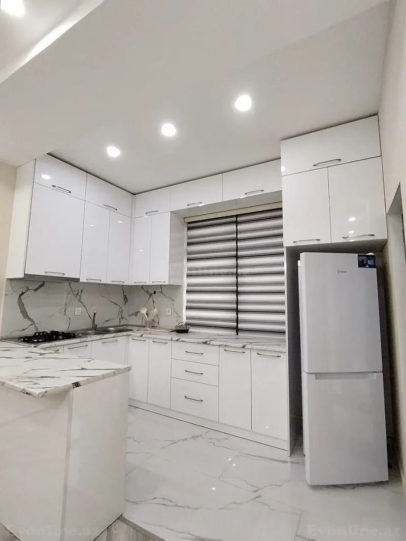 Kirayə verilir 2 otaqlı Mənzil Yeni tikili 70 m² Memar Əcəmi m. - şəkil 4