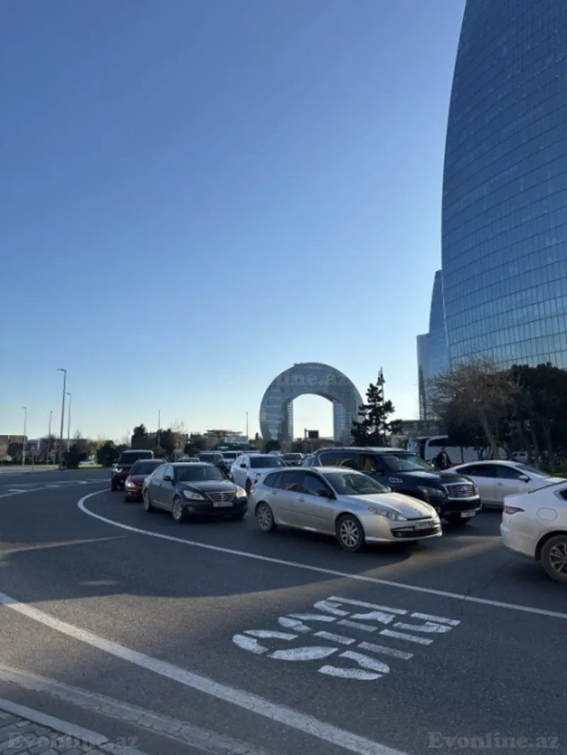 2 otaqlı Mənzil 60 m² Xətai m. Kirayə verilir