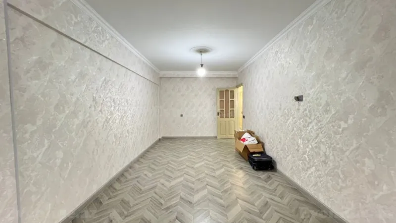 Satılır 3 otaqlı Mənzil Köhnə tikili 68 m² Koroğlu m. - şəkil 6