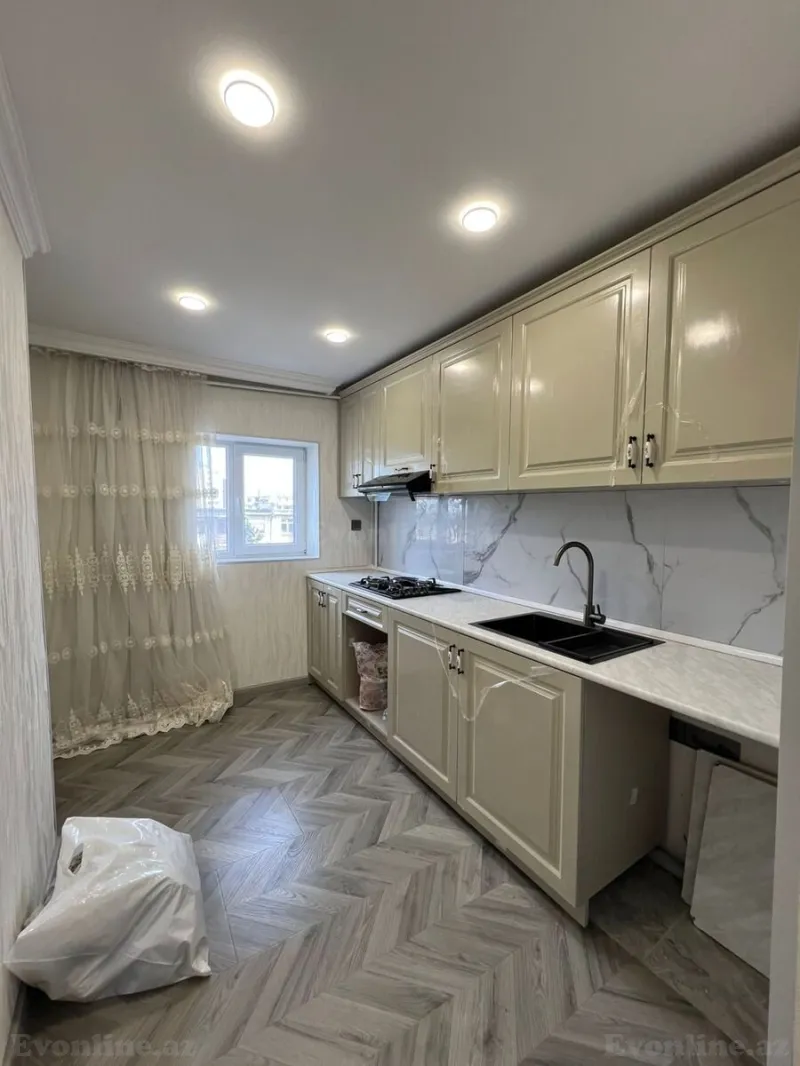 Satılır 3 otaqlı Mənzil Köhnə tikili 68 m² Koroğlu m. - şəkil 13