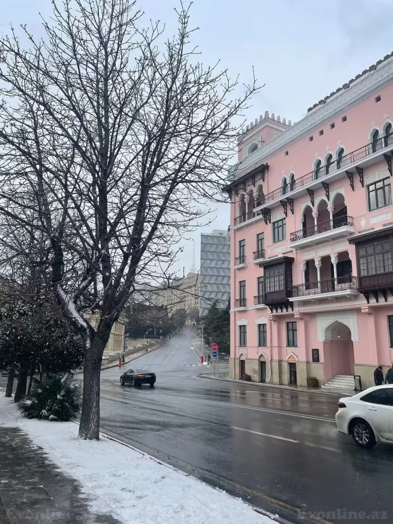 Kirayə verilir Ofis 40 m² İçərişəhər m. - şəkil 20