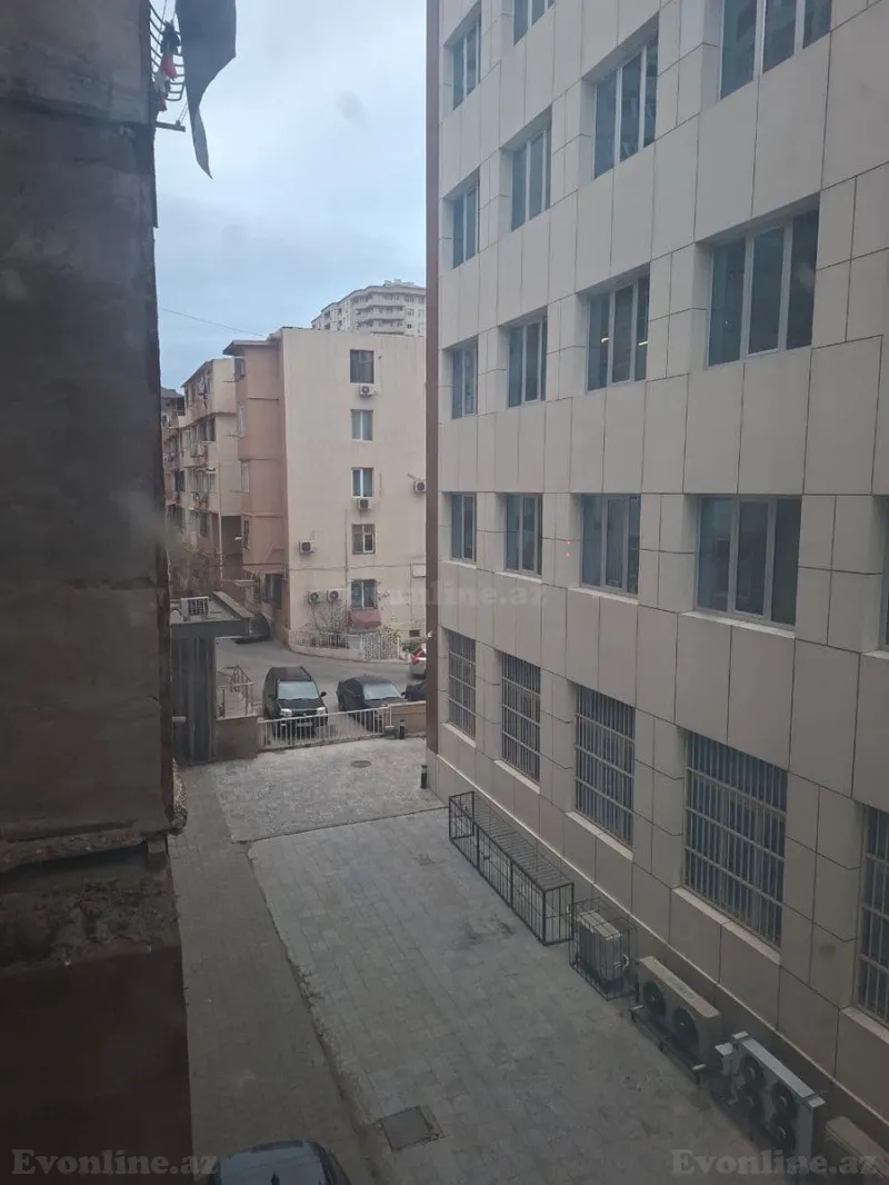 Satılır 1 otaqlı Mənzil Köhnə tikili 32 m² İnşaatçılar m. - şəkil 9