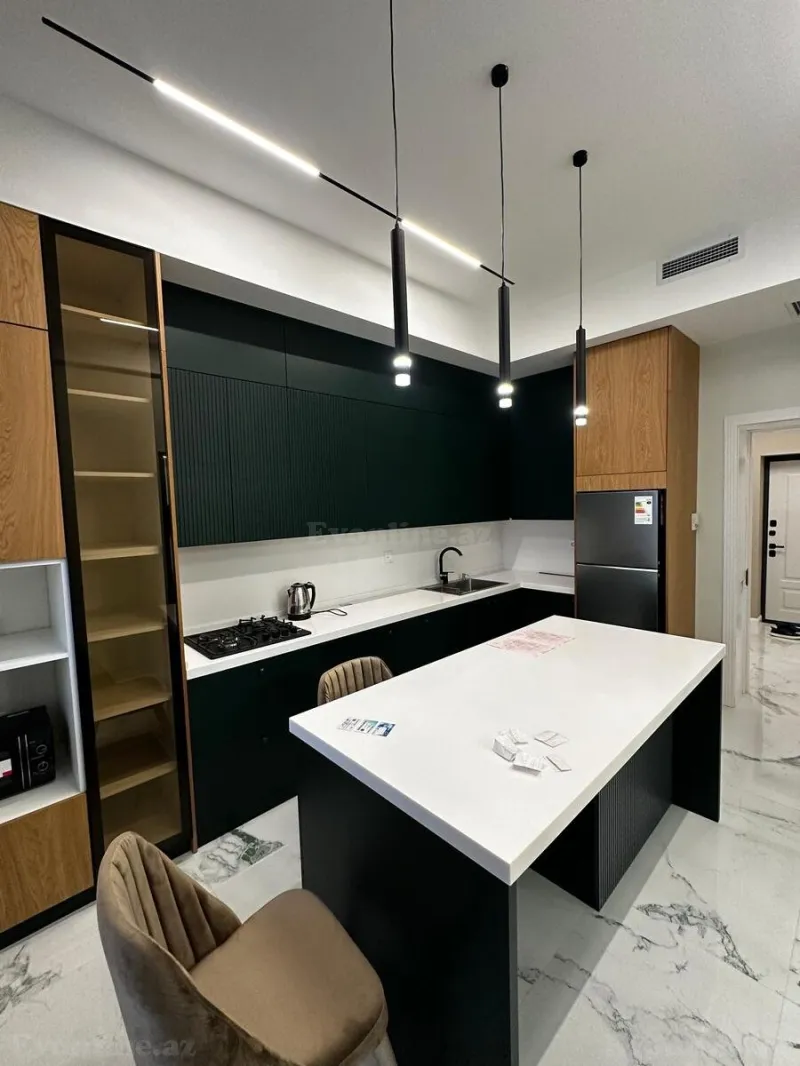 3 otaqlı Mənzil 123 m² Xətai m. Kirayə verilir