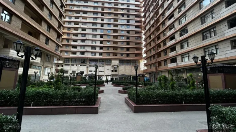 Satılır 4 otaqlı Mənzil Yeni tikili 202 m² 28 May m. - şəkil 2