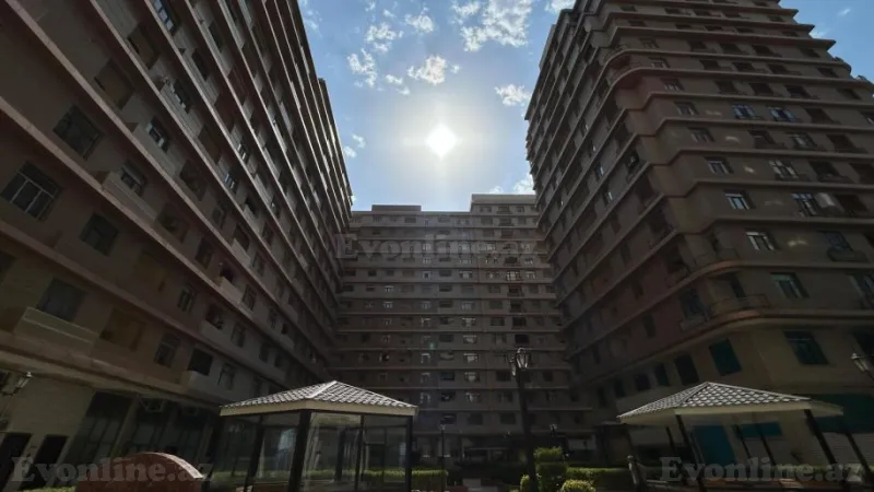 Satılır 4 otaqlı Mənzil Yeni tikili 202 m² 28 May m. - şəkil 3