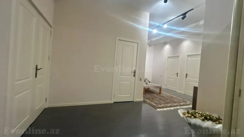Satılır 4 otaqlı Mənzil Yeni tikili 202 m² 28 May m. - şəkil 21
