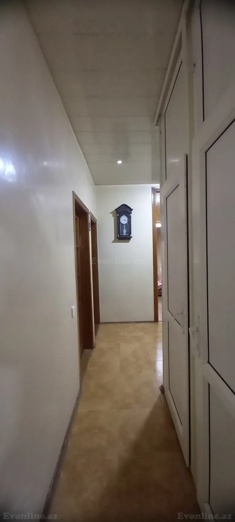 3 otaqlı Mənzil 83 m² 8-ci mikrorayon Satılır
