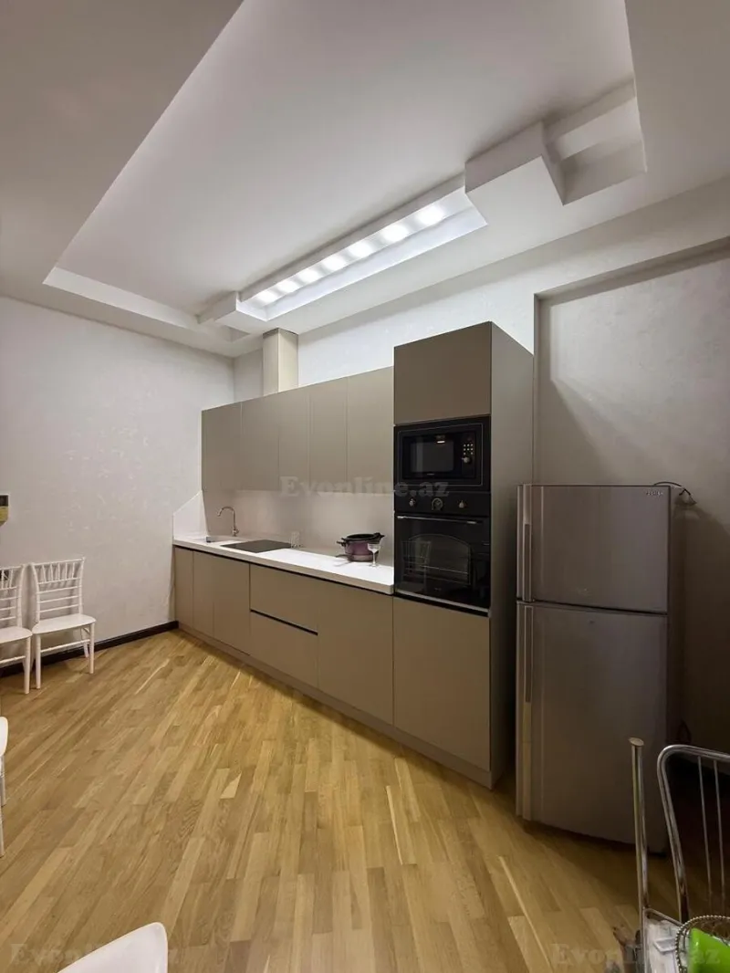 Kirayə verilir 3 otaqlı Mənzil Yeni tikili 155 m² 28 May m. - şəkil 9