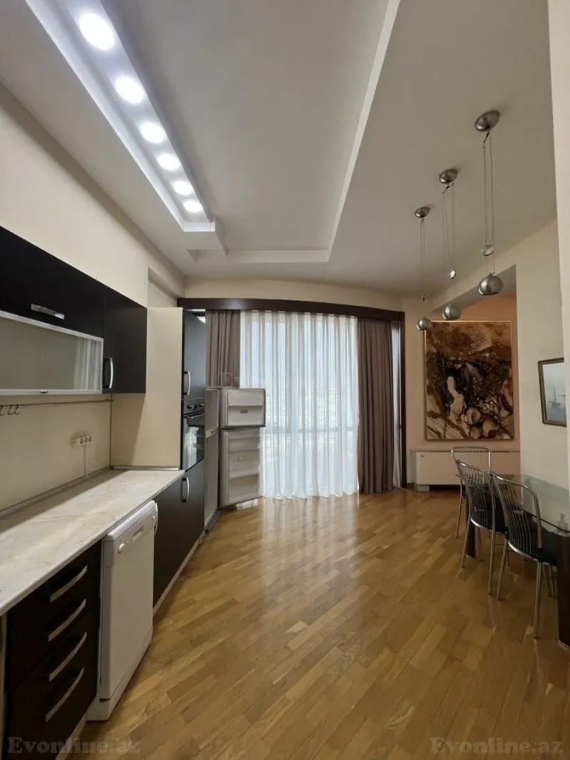 Kirayə verilir 3 otaqlı Mənzil Yeni tikili 155 m² 28 May m. - şəkil 10
