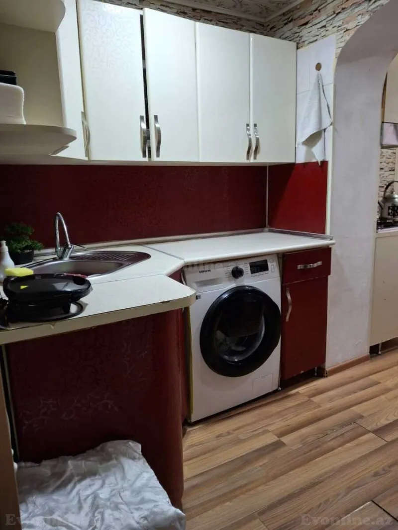 Satılır 2 otaqlı Mənzil Köhnə tikili 56 m² Yasamal - şəkil 2