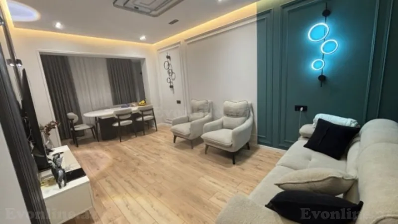 Satılır 5 otaqlı Mənzil Köhnə tikili 120 m² Yasamal r.