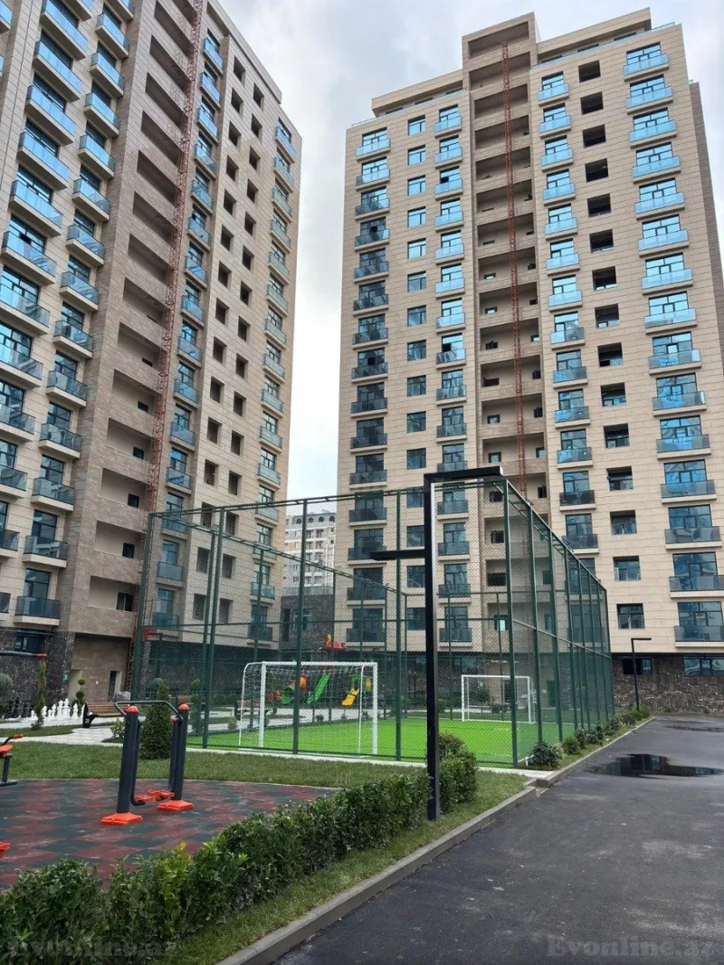 4 otaqlı Mənzil 148 m² 28 May m. Satılır