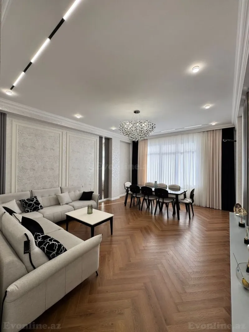 3 otaqlı Mənzil 130 m² Bakmil m. Satılır