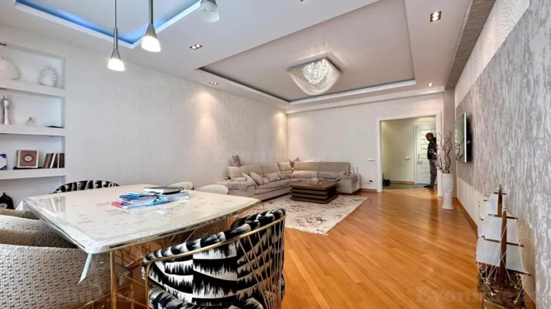 Satılır 3 otaqlı Mənzil Yeni tikili 125 m² Neftçilər m. - şəkil 4