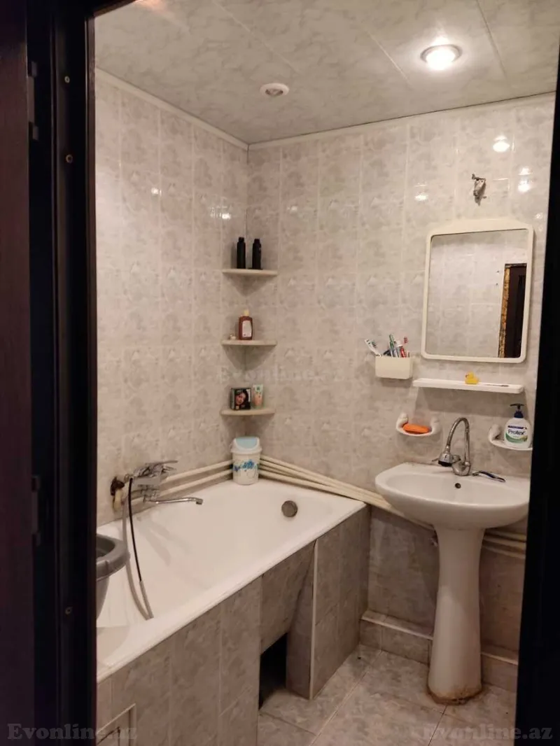 Satılır 3 otaqlı Mənzil Köhnə tikili 95 m² Xalqlar Dostluğu m. - şəkil 9