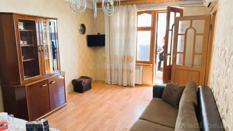 2 otaqlı Mənzil 45 m² Elmlər Akademiyası m. Kirayə verilir