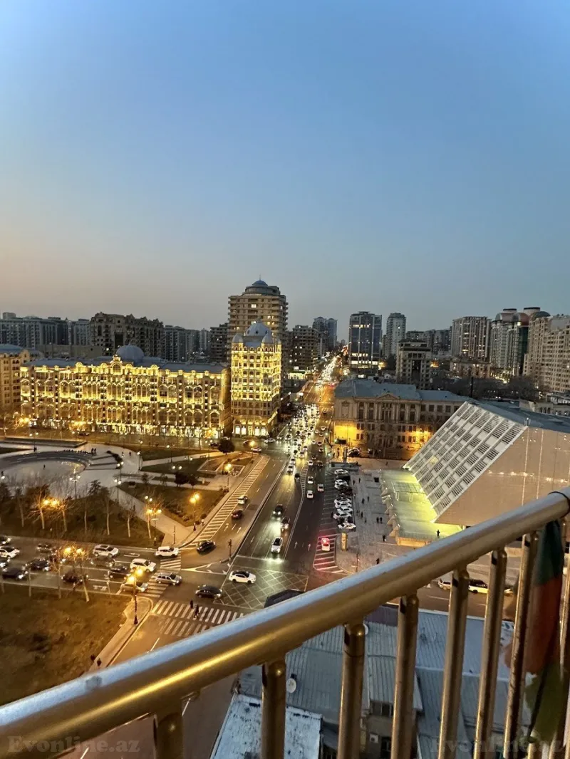 4 otaqlı Mənzil 230 m² Sahil m. Kirayə verilir