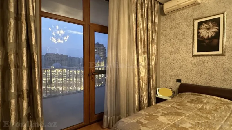 Kirayə verilir 4 otaqlı Mənzil Yeni tikili 230 m² Sahil m. - şəkil 18