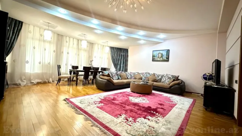 4 otaqlı Mənzil 178 m² Neftçilər m. Satılır