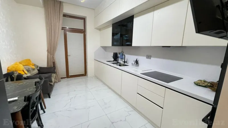 Kirayə verilir 4 otaqlı Mənzil Yeni tikili 145 m² Xətai r. - şəkil 5