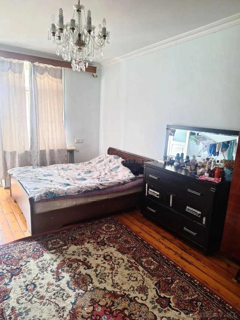 Kirayə verilir 3 otaqlı Mənzil Köhnə tikili 75 m² Neftçilər m. - şəkil 3