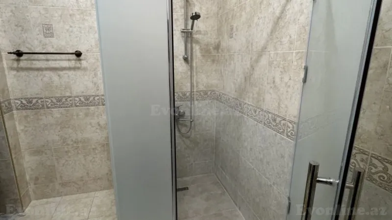 Kirayə verilir 4 otaqlı Mənzil Yeni tikili 141 m² Nizami m. - şəkil 14