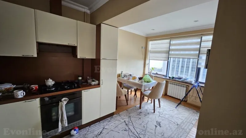 Satılır 2 otaqlı Mənzil Köhnə tikili 80 m² Yasamal - şəkil 3