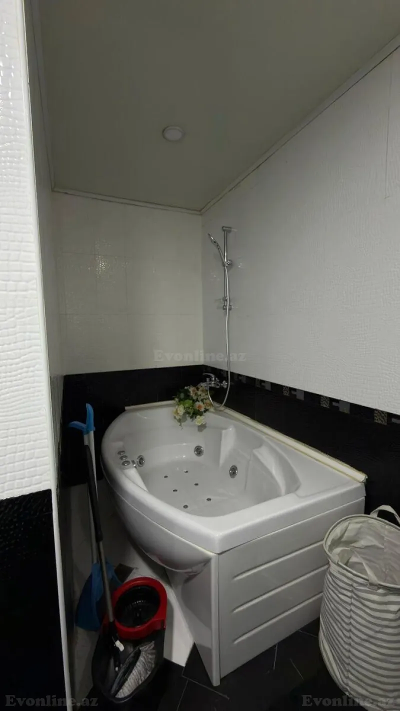 Satılır 4 otaqlı Mənzil Yeni tikili 160 m² Nəsimi r. - şəkil 4