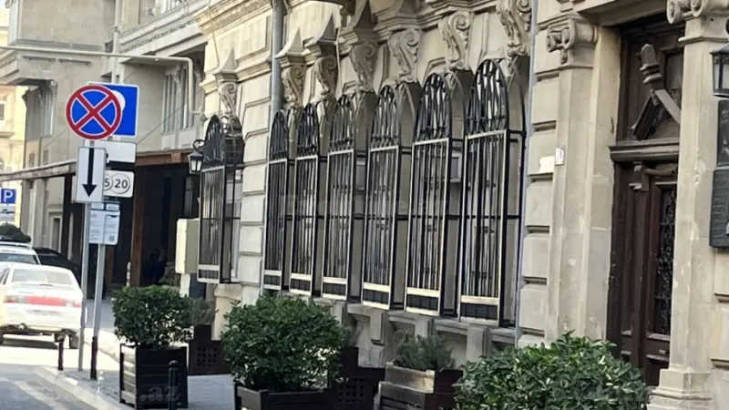 Kirayə verilir 3 otaqlı Mənzil Köhnə tikili 100 m² Sahil m.