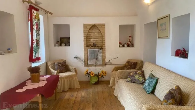 Satılır 5 otaqlı Mənzil Köhnə tikili 200 m² İçərişəhər m. - şəkil 2