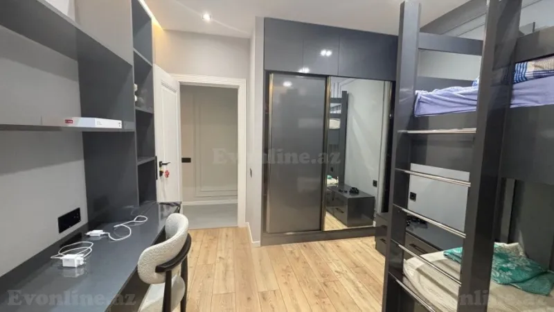 Satılır 5 otaqlı Mənzil Köhnə tikili 133 m² İnşaatçılar m. - şəkil 9