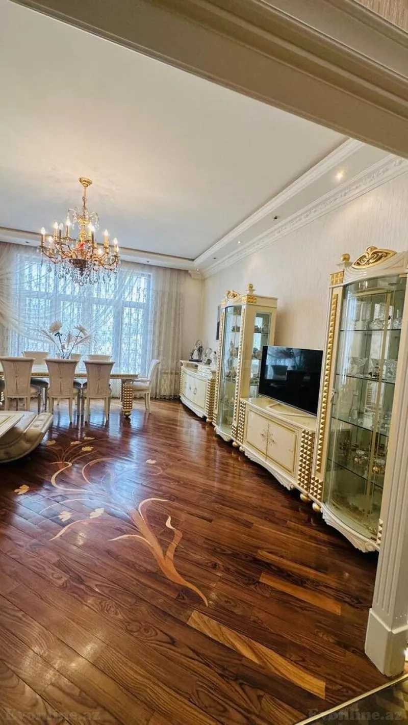 4 otaqlı Mənzil 120 m² İçərişəhər m. Satılır