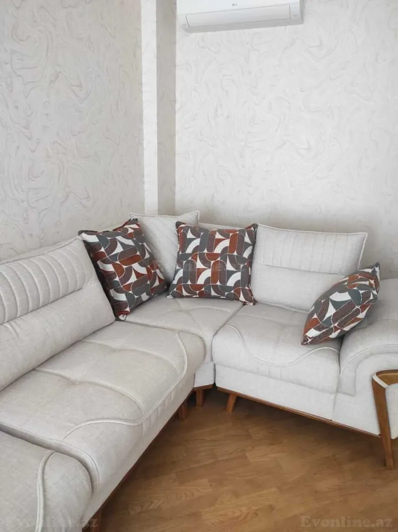 3 otaqlı Mənzil 90 m² Xətai r. Kirayə verilir